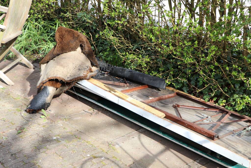 Persoon gewond bij brand in garage