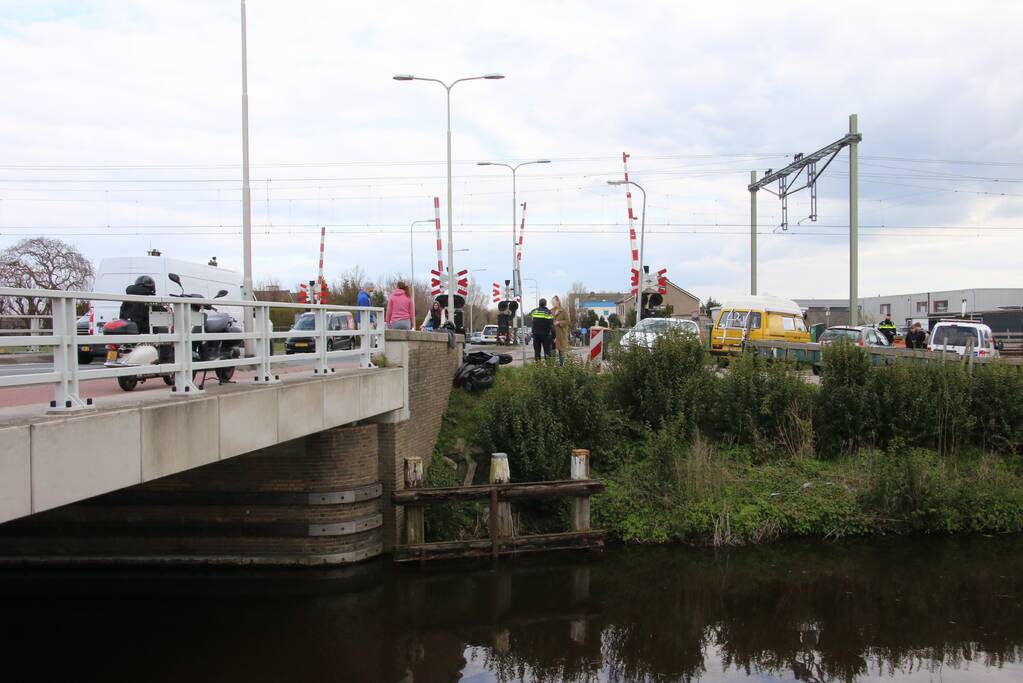Scooterrijder gewond bij botsing met afslaande auto