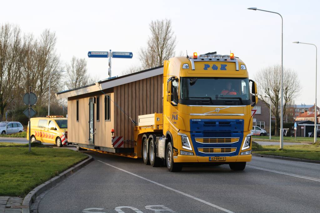 Wegen tijdelijk afgesloten door rijdende woningen