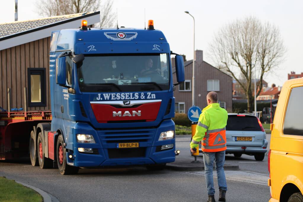 Wegen tijdelijk afgesloten door rijdende woningen