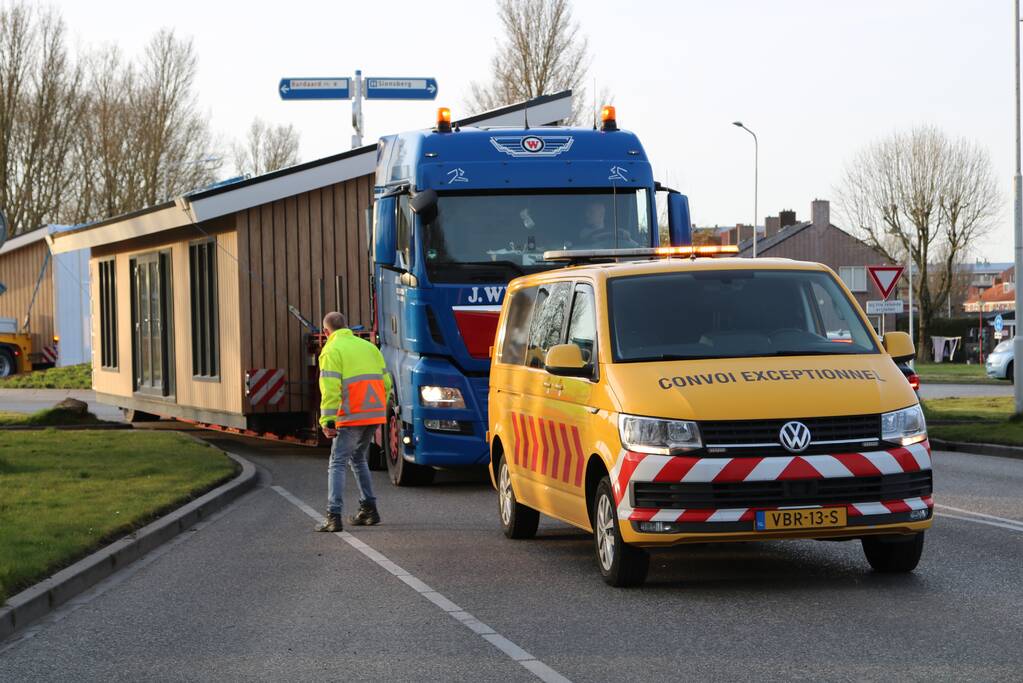 Wegen tijdelijk afgesloten door rijdende woningen
