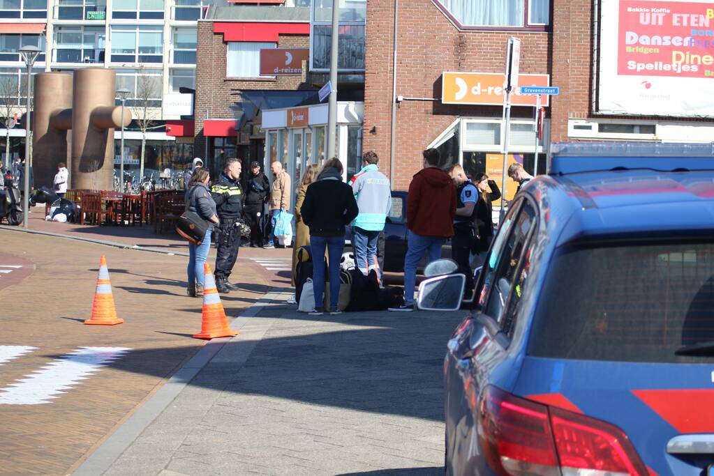 Scooterrijdster gewond bij verkeersongeval
