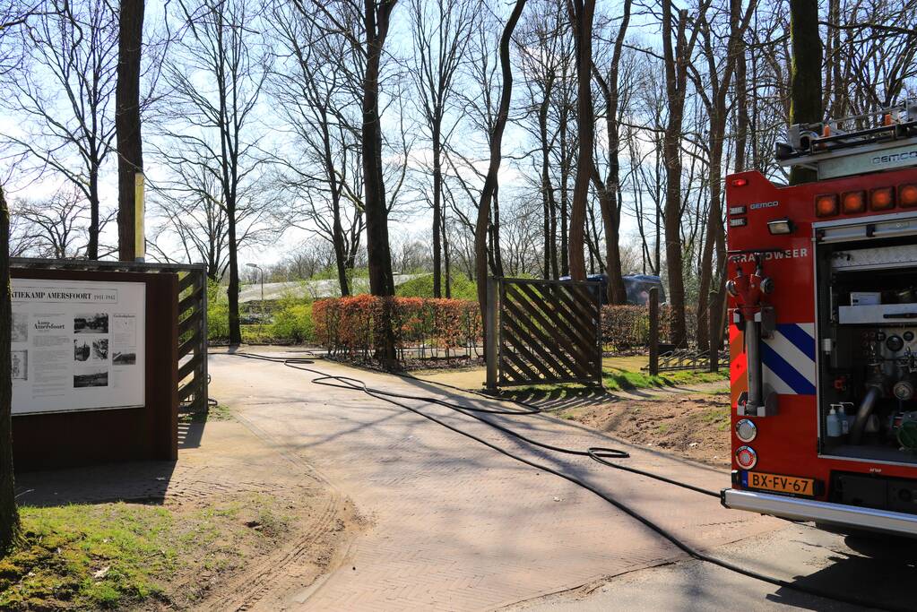 Toeringcar zwaar beschadigd door brand