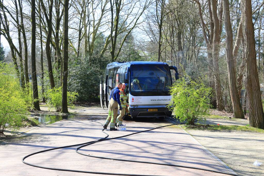 Toeringcar zwaar beschadigd door brand