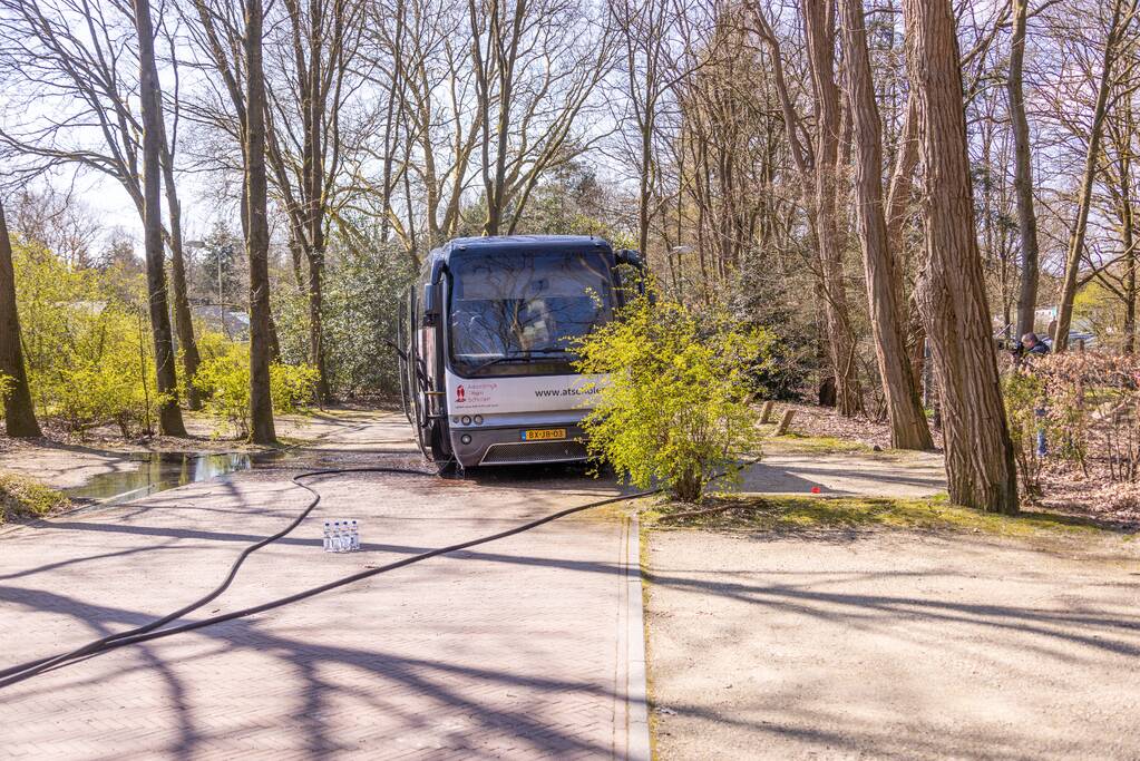 Toeringcar zwaar beschadigd door brand