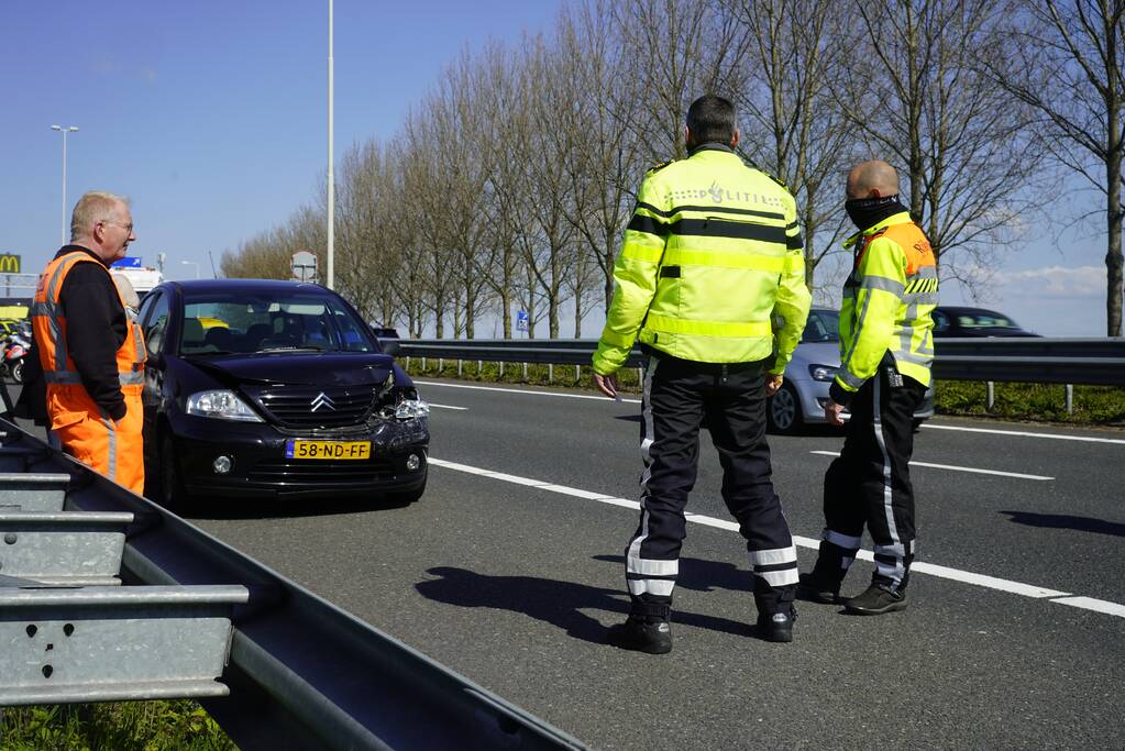Bestuurder gecontroleerd na kop-staart ongeluk