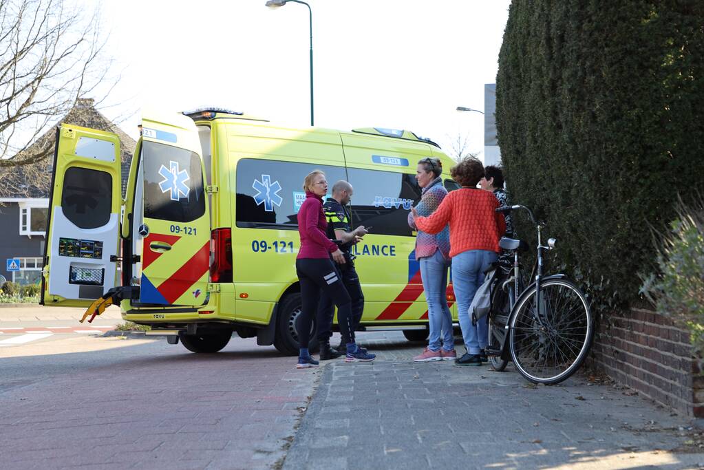 Fietser gewond bij botsing met auto