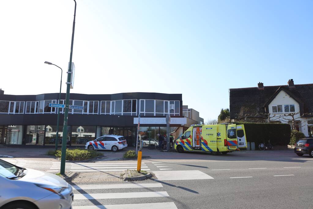 Fietser gewond bij botsing met auto