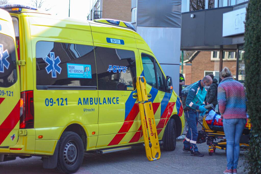 Fietser gewond bij botsing met auto