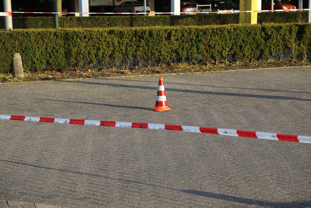 Politie doet onderzoek naar schietpartij op parkeerplaats Praxis
