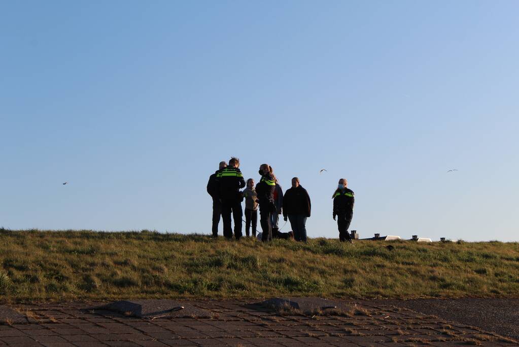 Vaarverkeer stilgelegd door zoekactie naar persoon in water