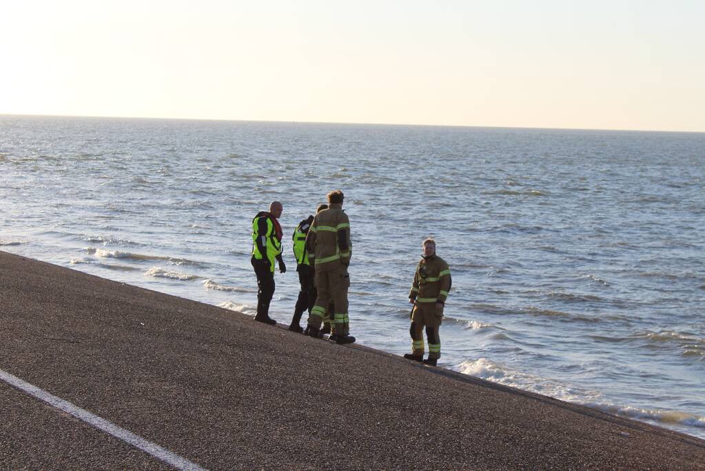 Vaarverkeer stilgelegd door zoekactie naar persoon in water