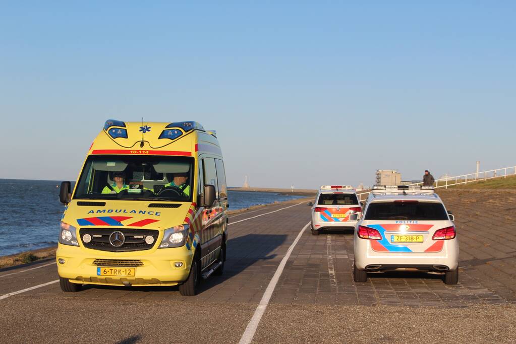 Vaarverkeer stilgelegd door zoekactie naar persoon in water