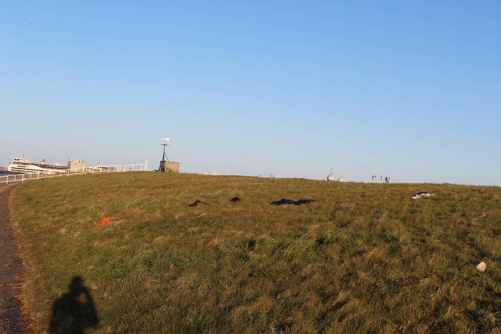 Vaarverkeer stilgelegd door zoekactie naar persoon in water