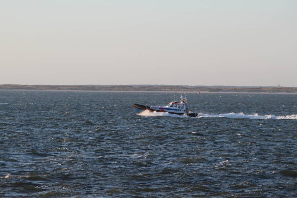 Vaarverkeer stilgelegd door zoekactie naar persoon in water