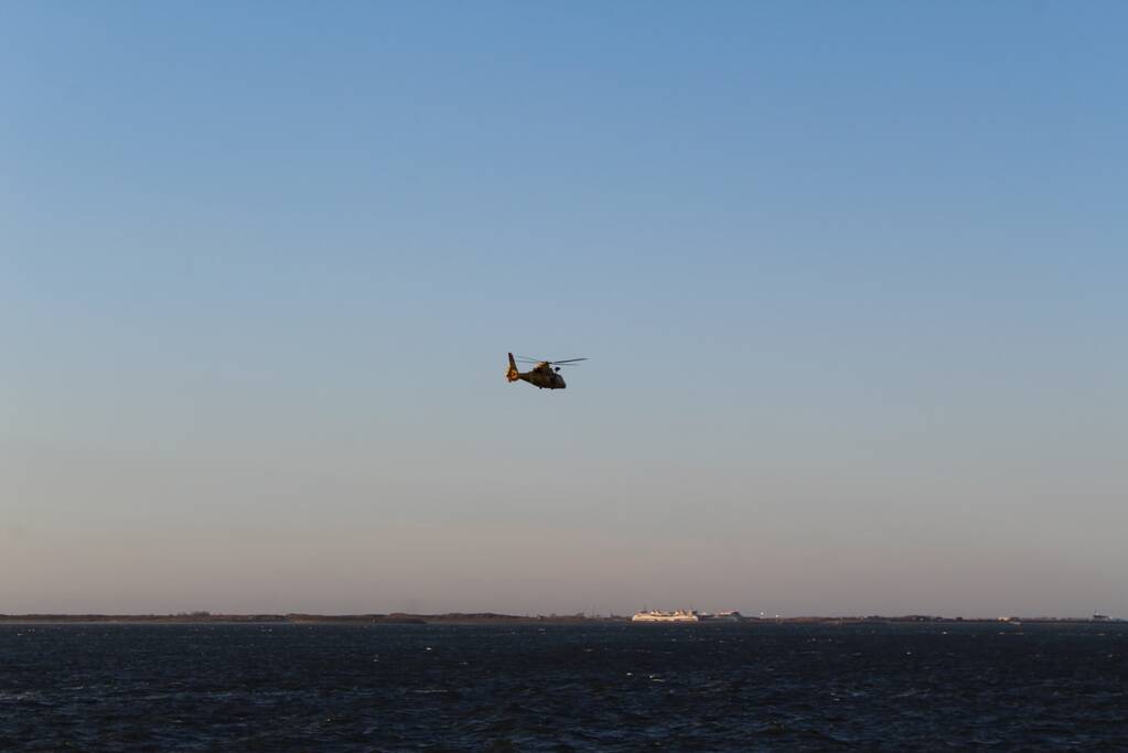 Vaarverkeer stilgelegd door zoekactie naar persoon in water