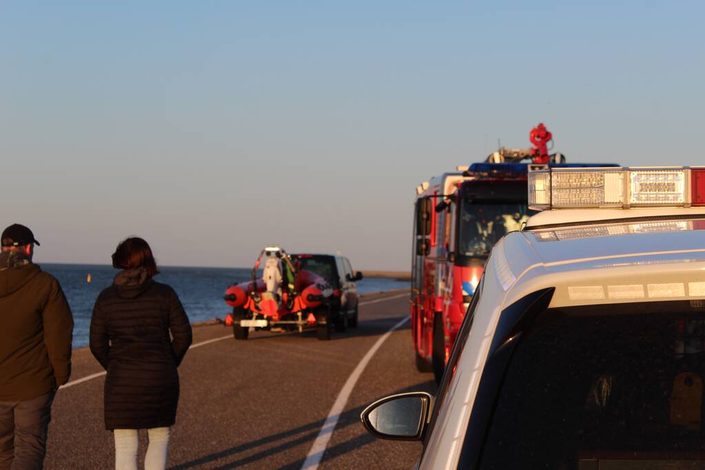 Vaarverkeer stilgelegd door zoekactie naar persoon in water