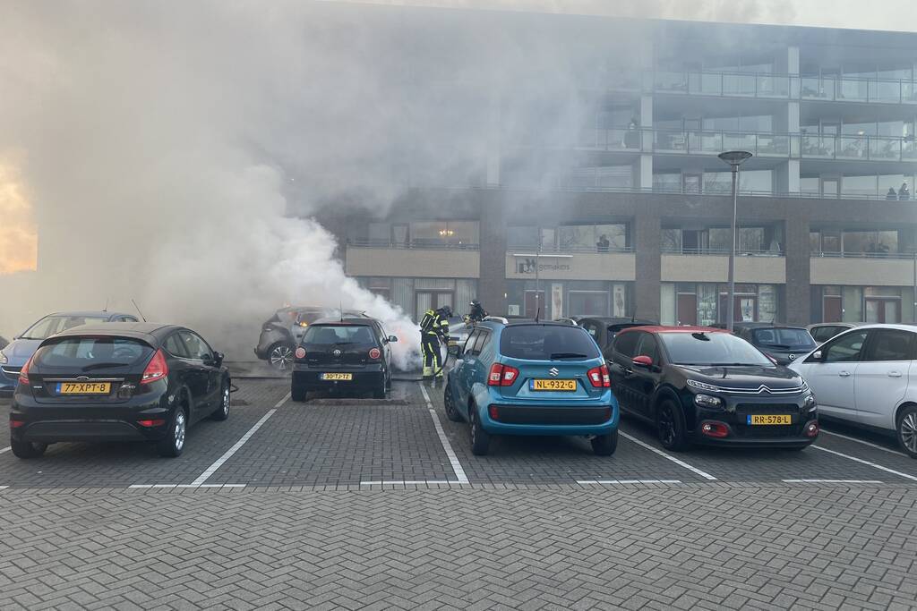 Auto volledig verwoest door brand