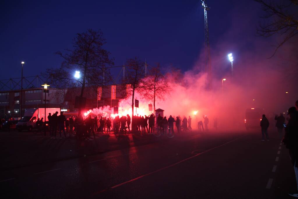 Honderden fans op straat na promotie SC Cambuur