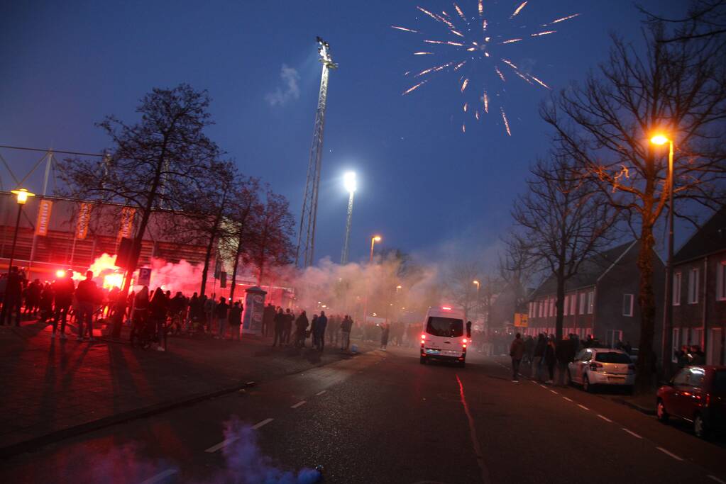 Honderden fans op straat na promotie SC Cambuur