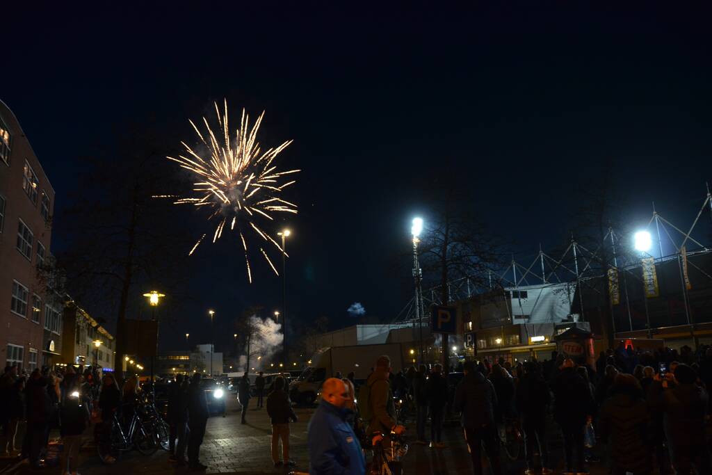 Honderden fans op straat na promotie SC Cambuur
