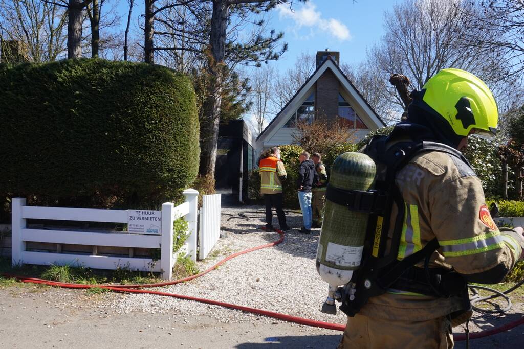Brand in carport bij vakantiewoning