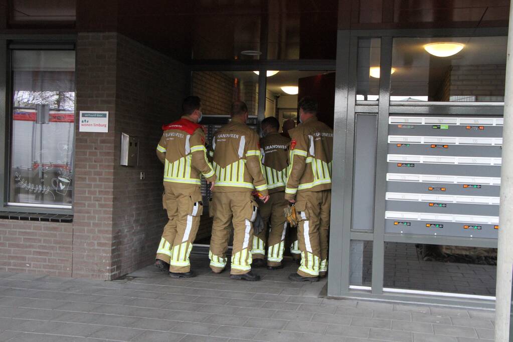 Meerdere personen gered uit lift