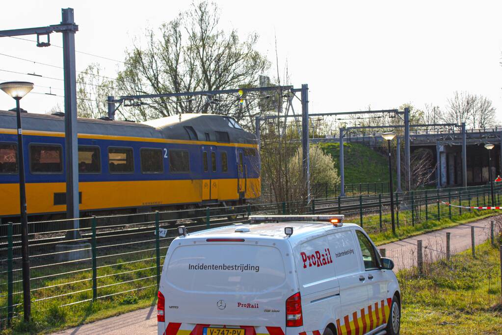 Geen treinverkeer na mogelijke aanrijding