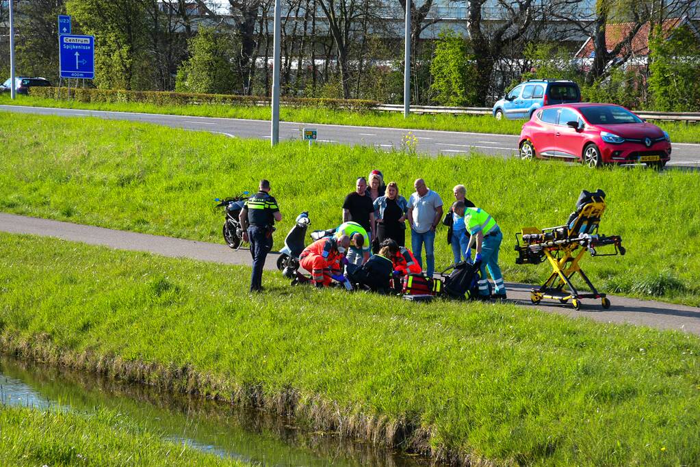 Scooterrijder zwaargewond bij eenzijdig ongeval