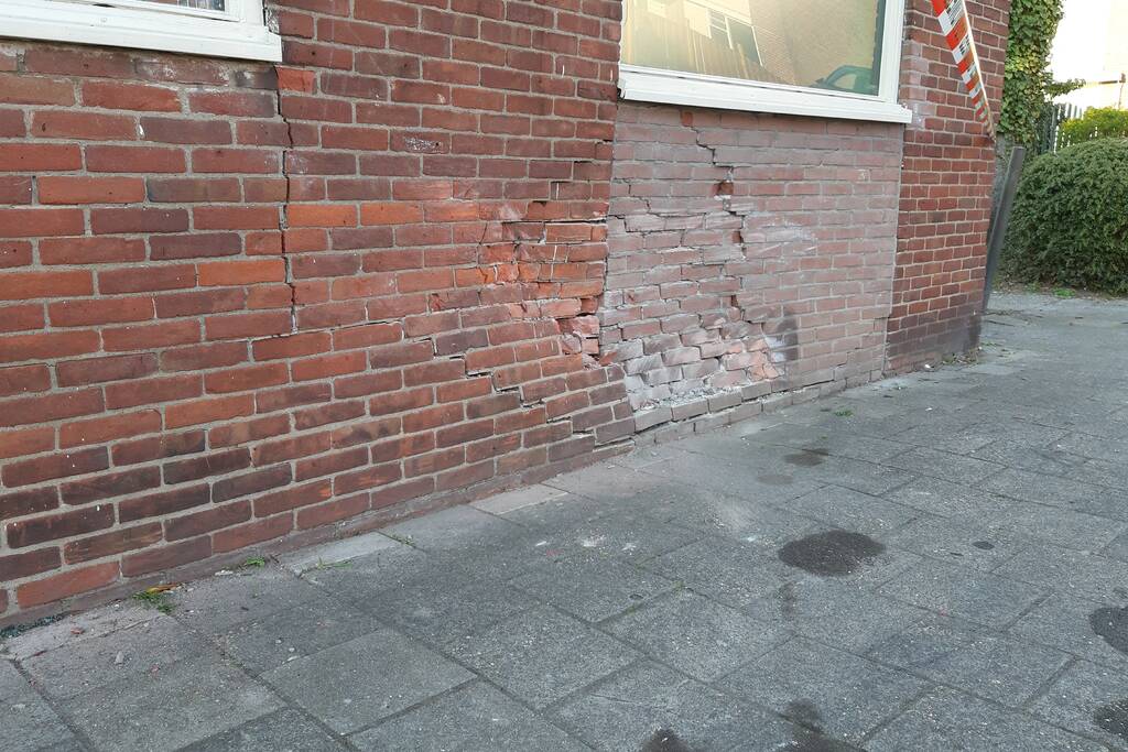 Auto slaat over de kop