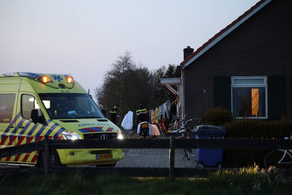 Traumahelikopter landt voor incident in woning