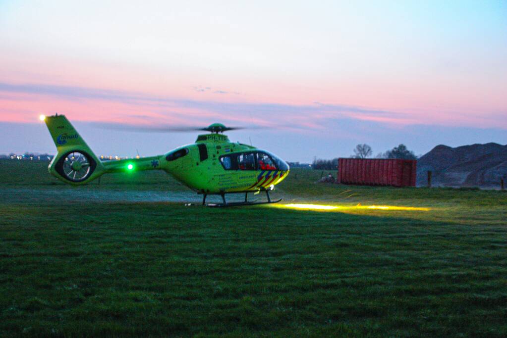Traumahelikopter landt voor incident in woning