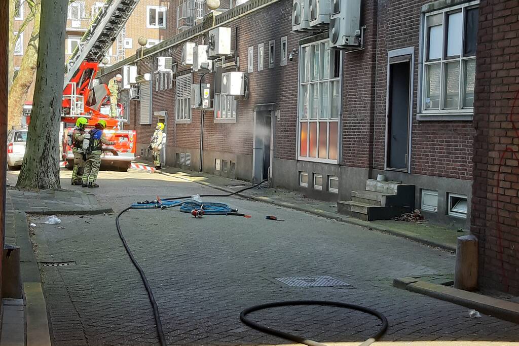 Veel rook bij uitslaande brand in restaurant