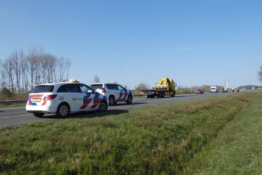 Auto verliest wiel bij ongeval