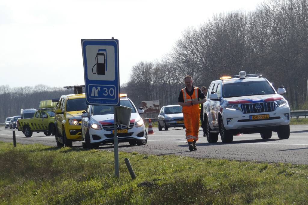 Auto verliest wiel bij ongeval