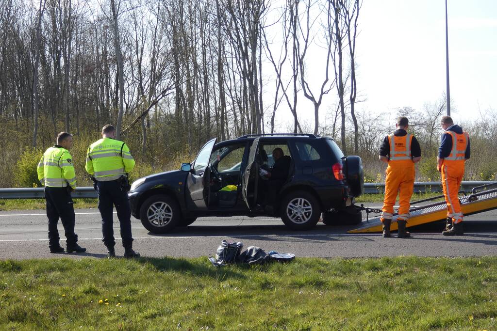 Auto verliest wiel bij ongeval