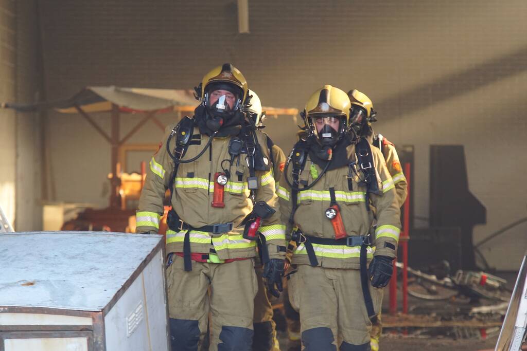 Veel rook bij brand in bedrijfspand