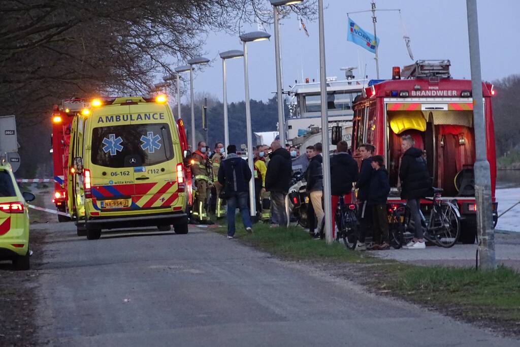 Vele hulpdiensten voor persoon te water