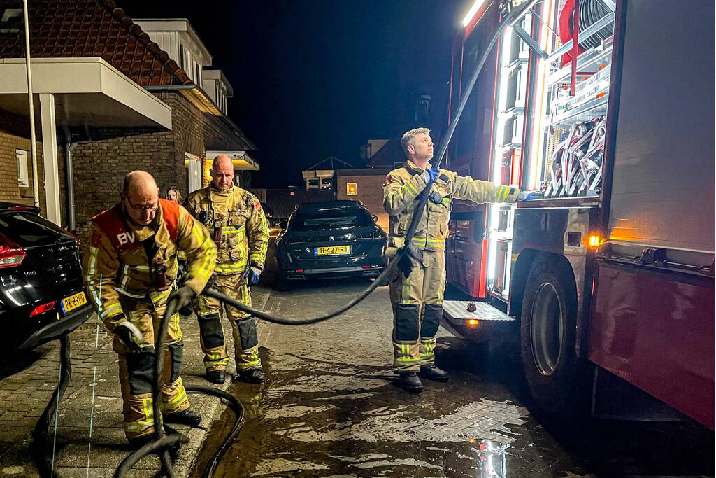 Smeulende kolen in container veroorzaken flinke brand