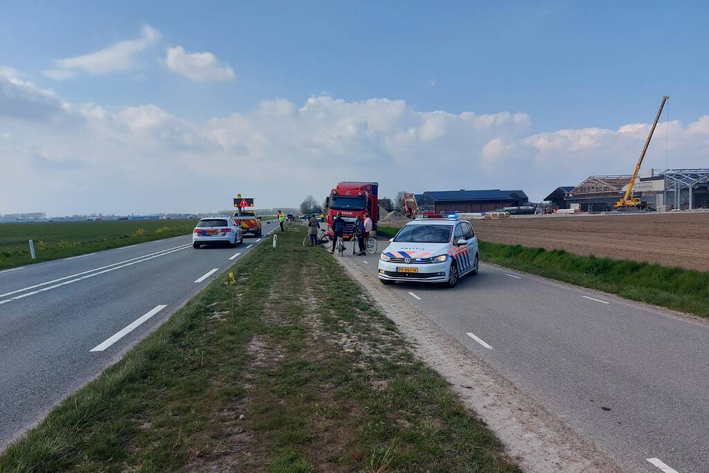 Persoon zwaargewond bij frontale aanrijding met vrachtwagen