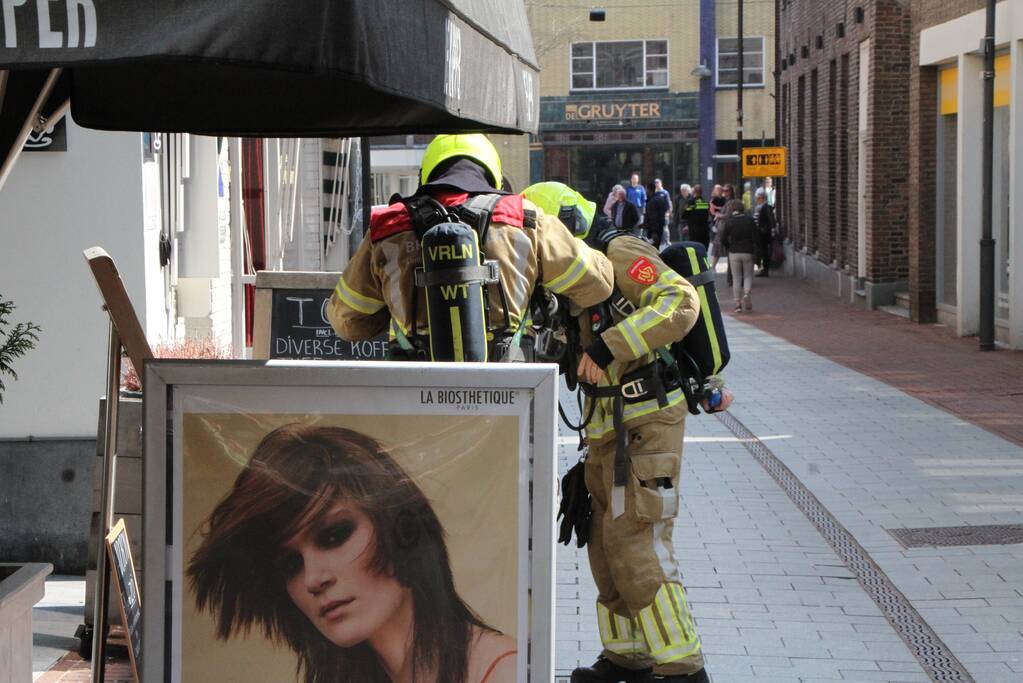 Gaslekkage ontstaan bij pand in winkelstraat