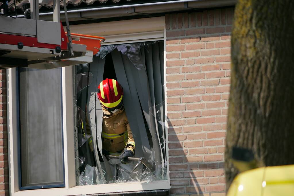 Coronapatiënt uit woning gehaald