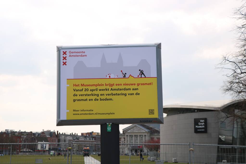 Groot onderhoud aan grasmat Museumplein