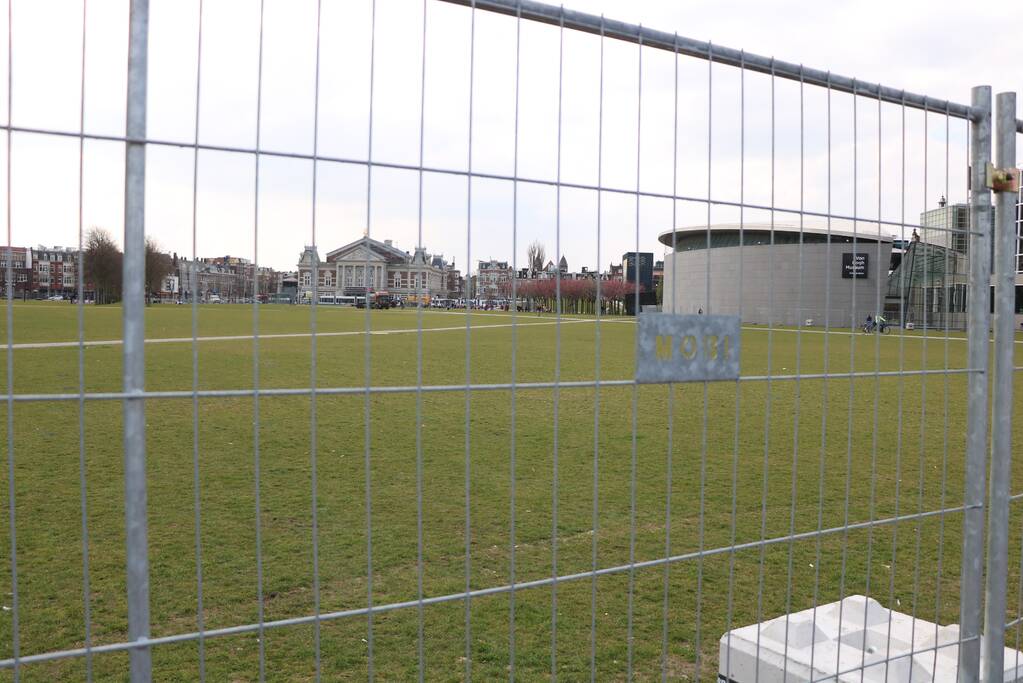 Groot onderhoud aan grasmat Museumplein
