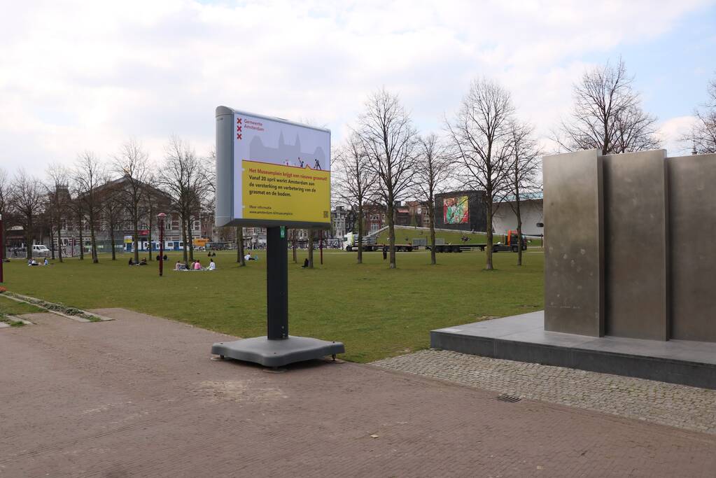 Groot onderhoud aan grasmat Museumplein
