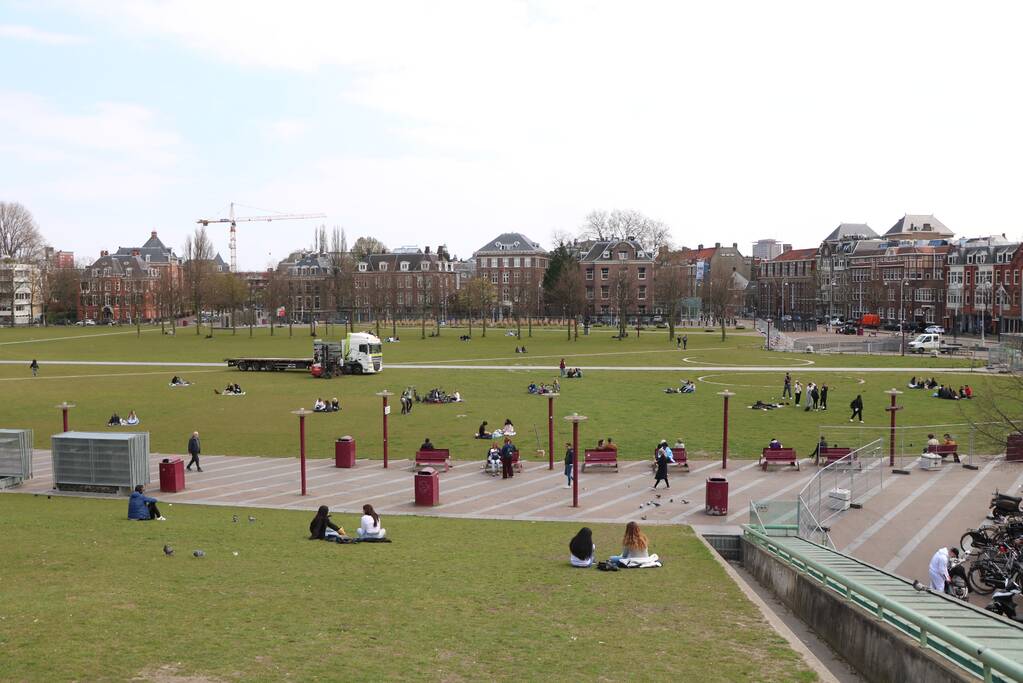 Groot onderhoud aan grasmat Museumplein