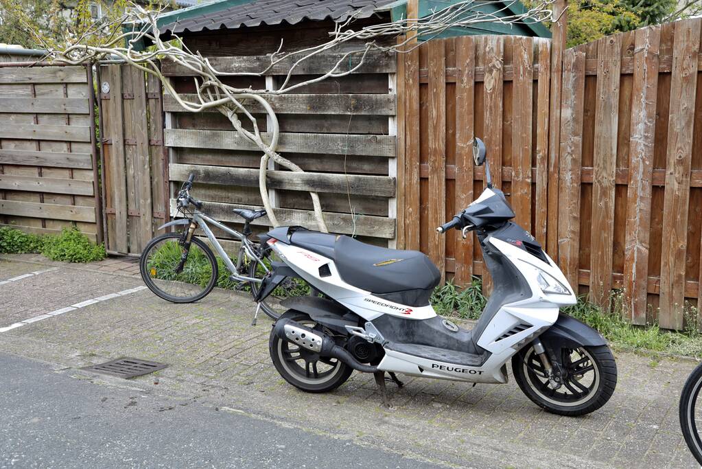 Jonge fietser in botsing met scooterrijder