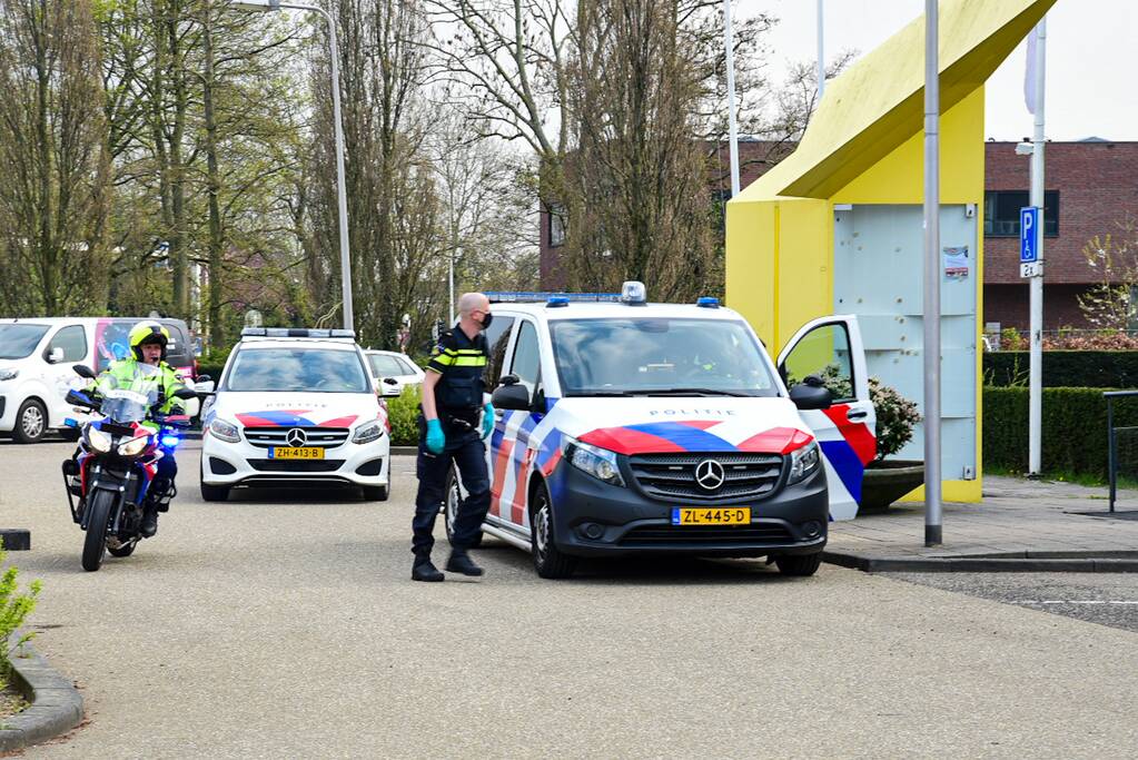 Dader steekincident meldt zich bij gemeentehuis