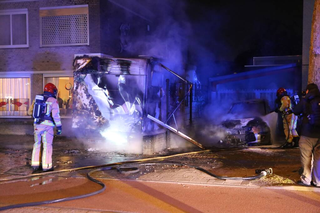 Camper verwoest na aangestoken brand