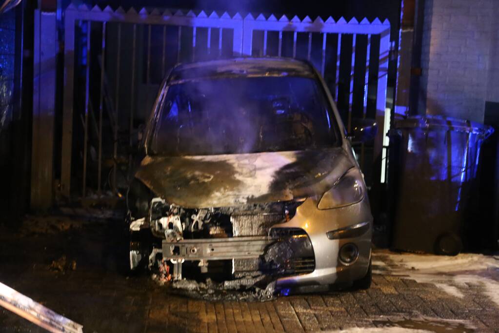 Camper verwoest na aangestoken brand